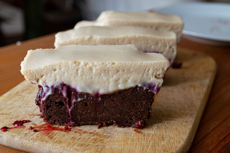Vegan Dessert: Peanut mousse, jam and brownies